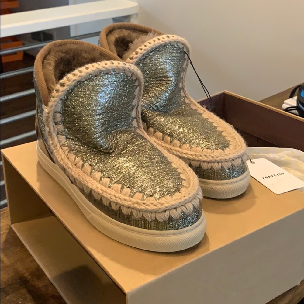 Brand new MOU boots, EU size 38, US, 7.
